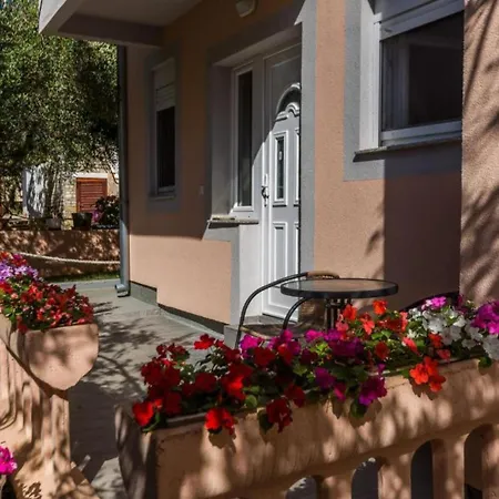Modern In With Private Terrace Appartement