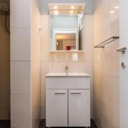 Modern In With Private Terrace *